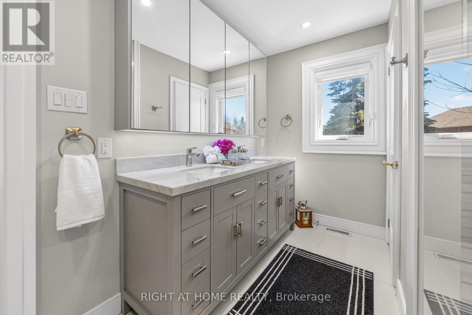 661 Wellington Street W, Aurora, Ontario  L4G 6J7 - Photo 31 - N12931326