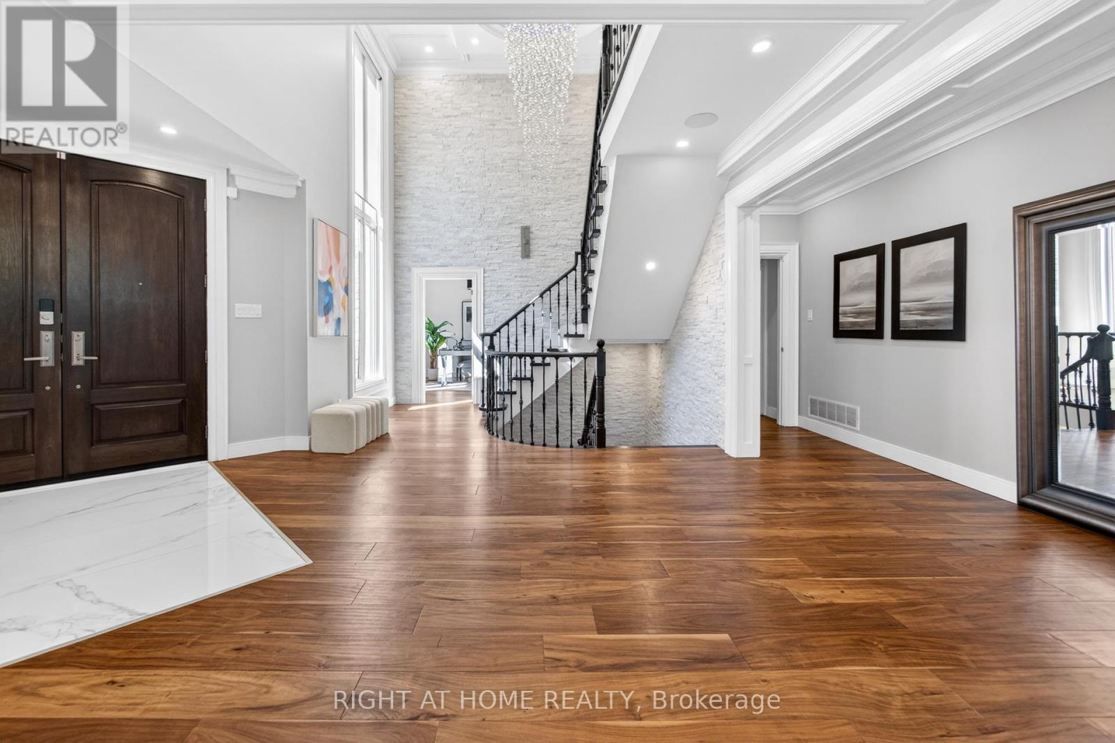 661 Wellington Street W, Aurora, Ontario  L4G 6J7 - Photo 6 - N12931326