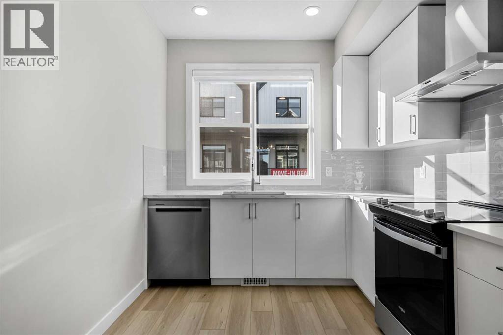 86, 285 Chelsea Court, Chestermere, Alberta  T1X 2W7 - Photo 10 - A2292199