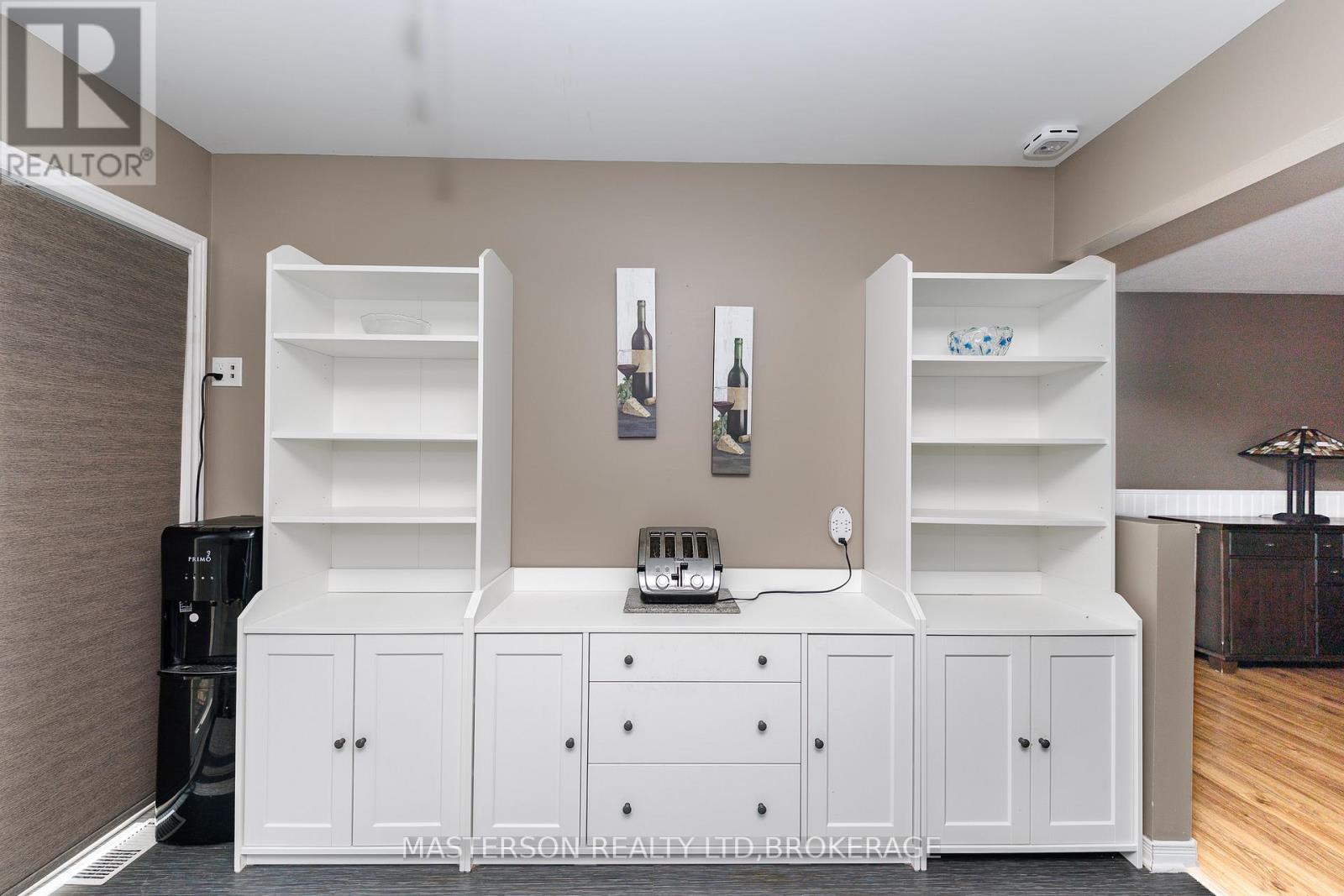 17 Lorne Street, St. Catharines, Ontario  L2P 3C6 - Photo 12 - X12932644