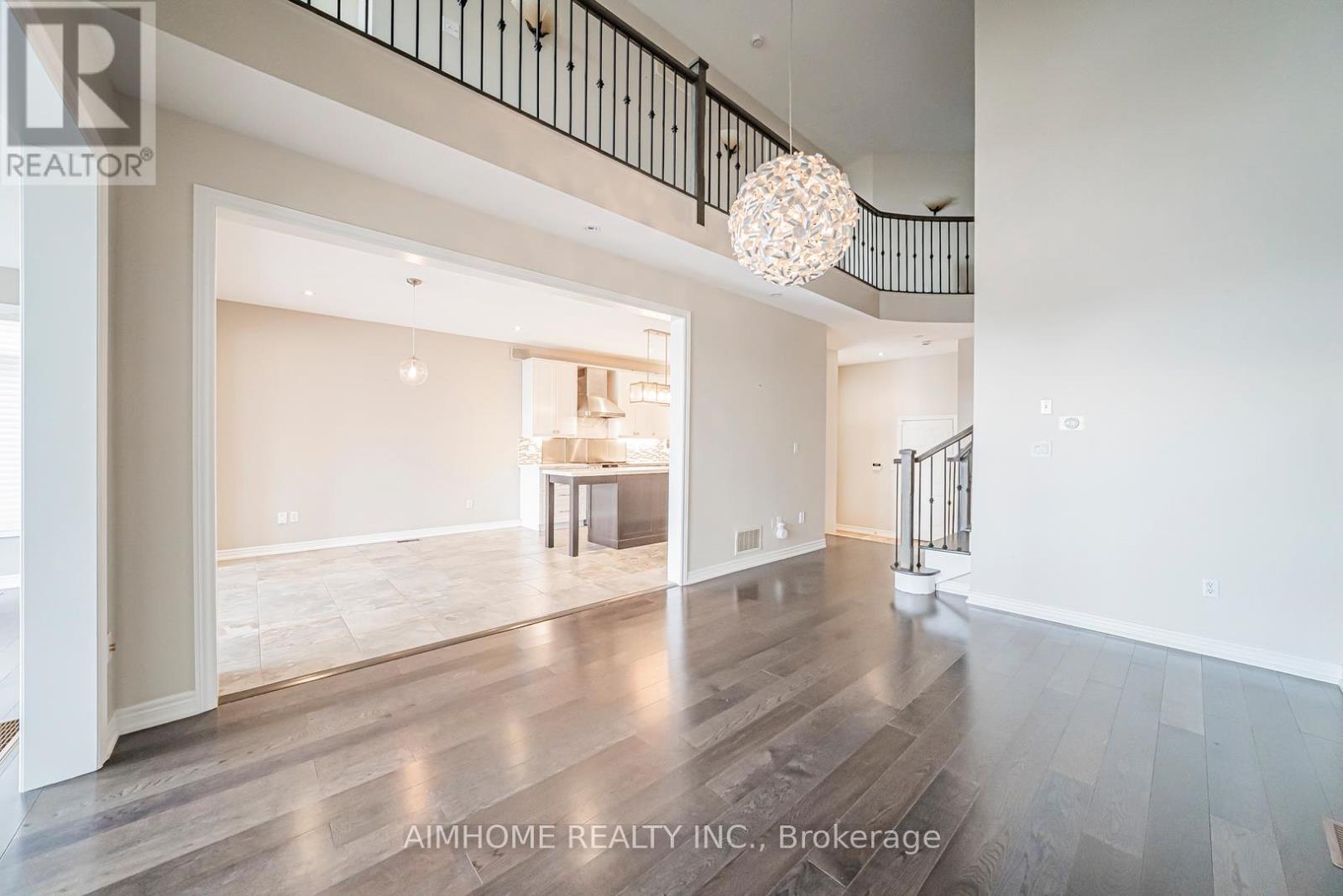 1132 Woodington Lane, Oakville, Ontario  L6H 7T9 - Photo 3 - W12932642