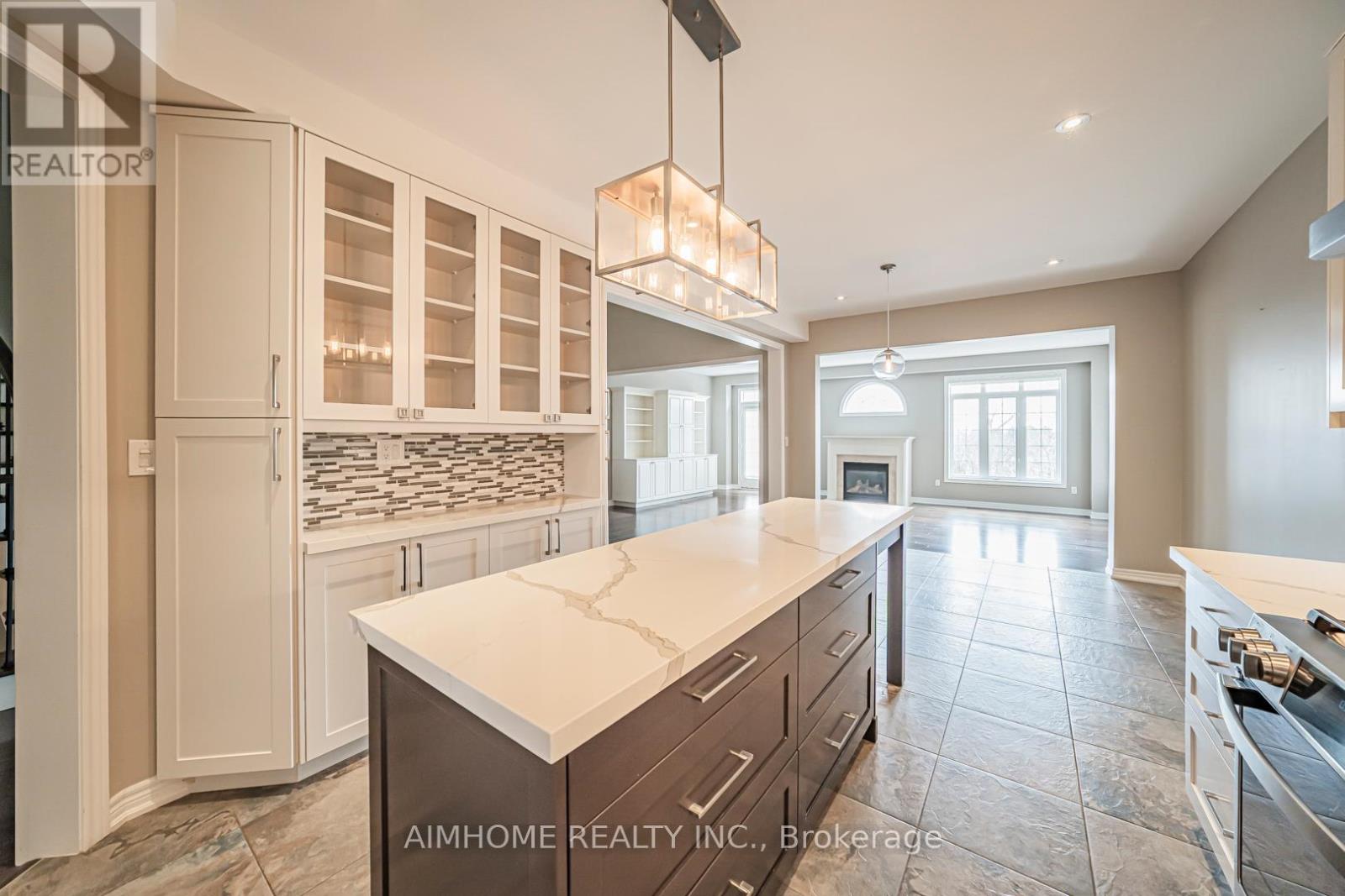 1132 Woodington Lane, Oakville, Ontario  L6H 7T9 - Photo 4 - W12932642