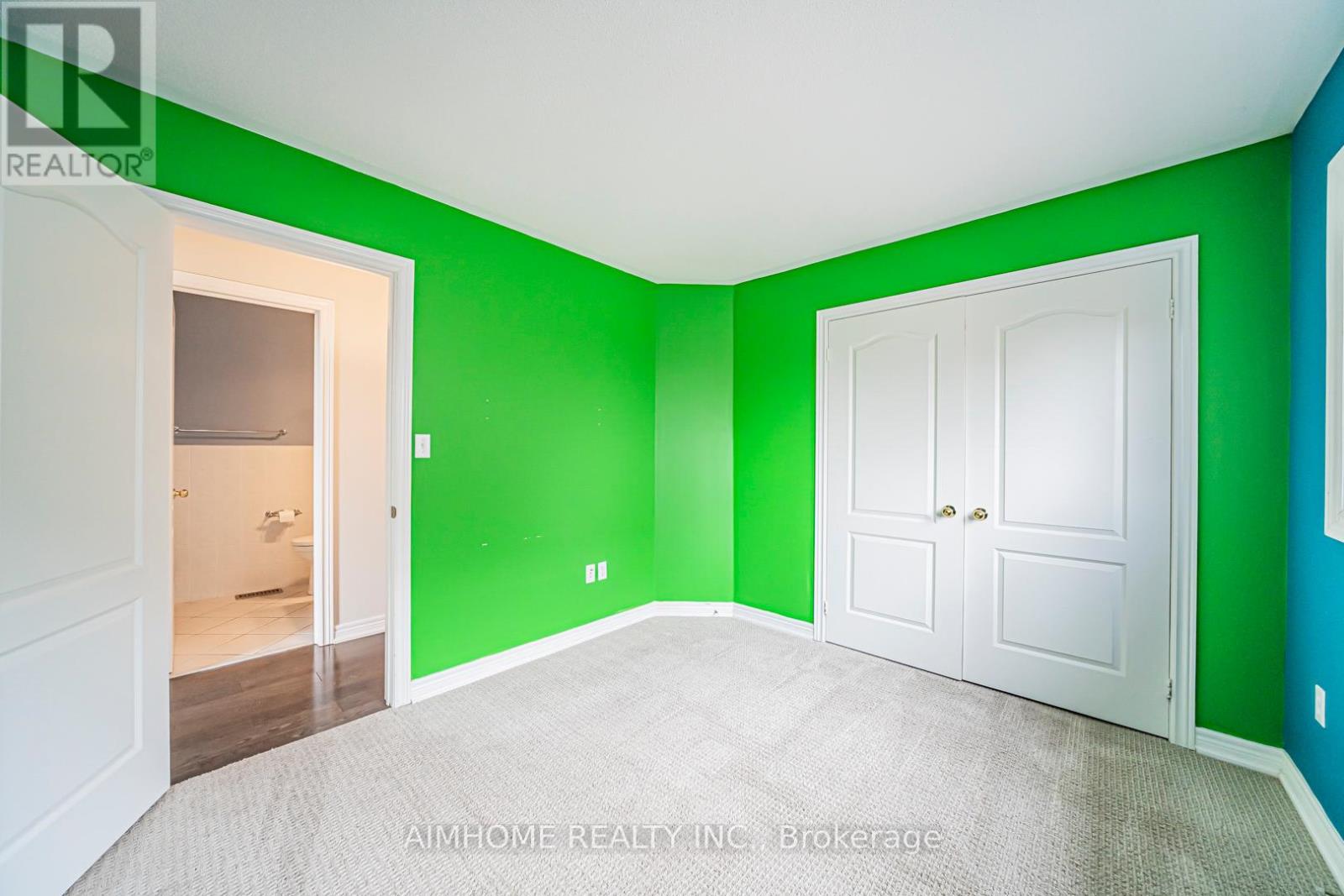 1132 Woodington Lane, Oakville, Ontario  L6H 7T9 - Photo 8 - W12932642