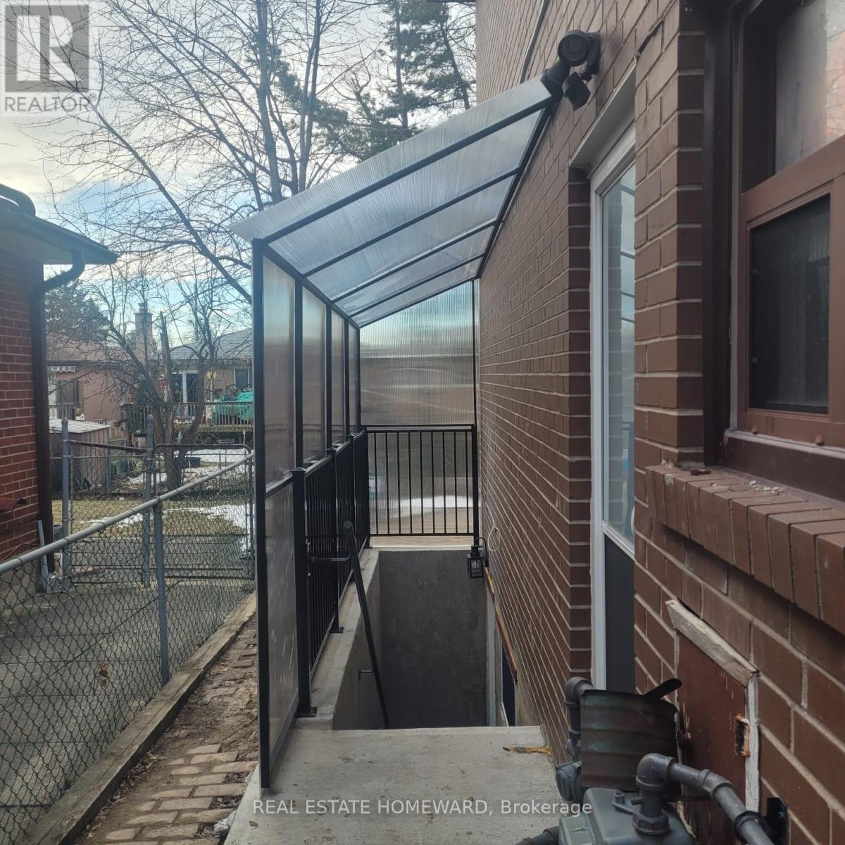 Lower - 61 Tanjoe Crescent, Toronto, Ontario  M2M 1P6 - Photo 2 - C12917332