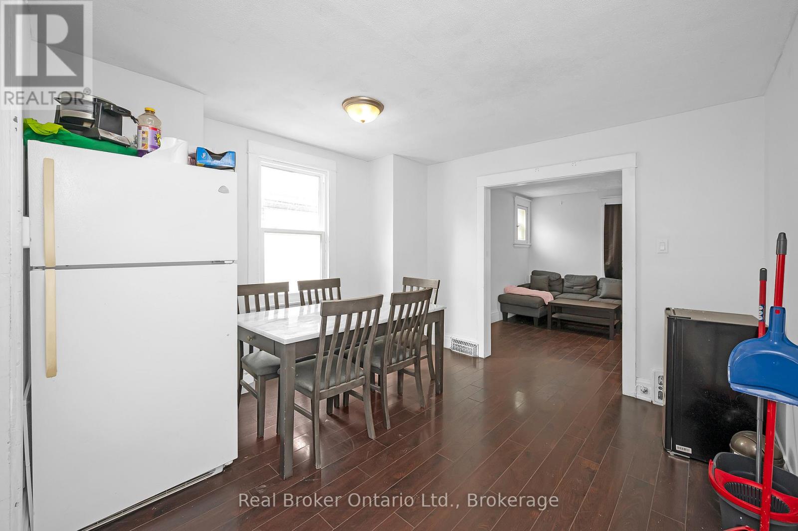 43 Sterling Street, Hamilton, Ontario  L8S 4H6 - Photo 11 - X12932668
