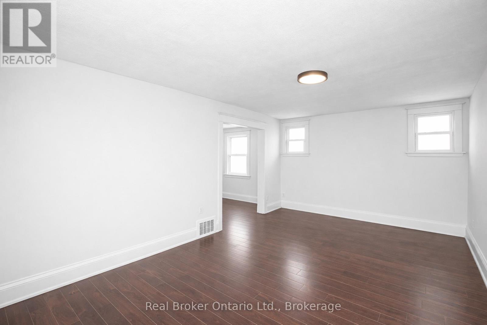 43 Sterling Street, Hamilton, Ontario  L8S 4H6 - Photo 6 - X12932668