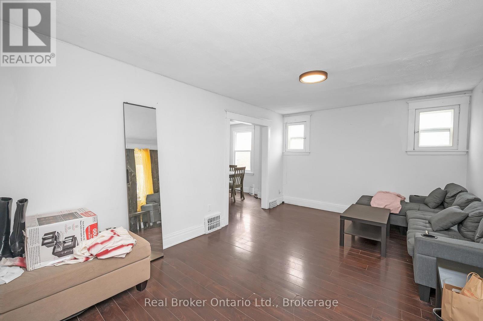 43 Sterling Street, Hamilton, Ontario  L8S 4H6 - Photo 7 - X12932668