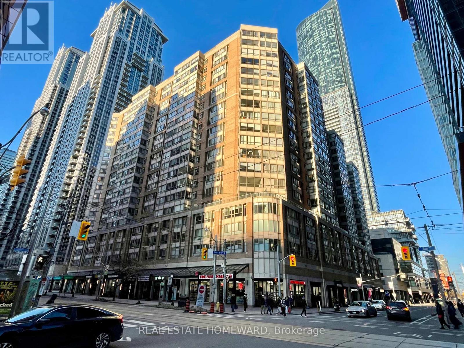 812 - 711 BAY STREET, Toronto, Ontario