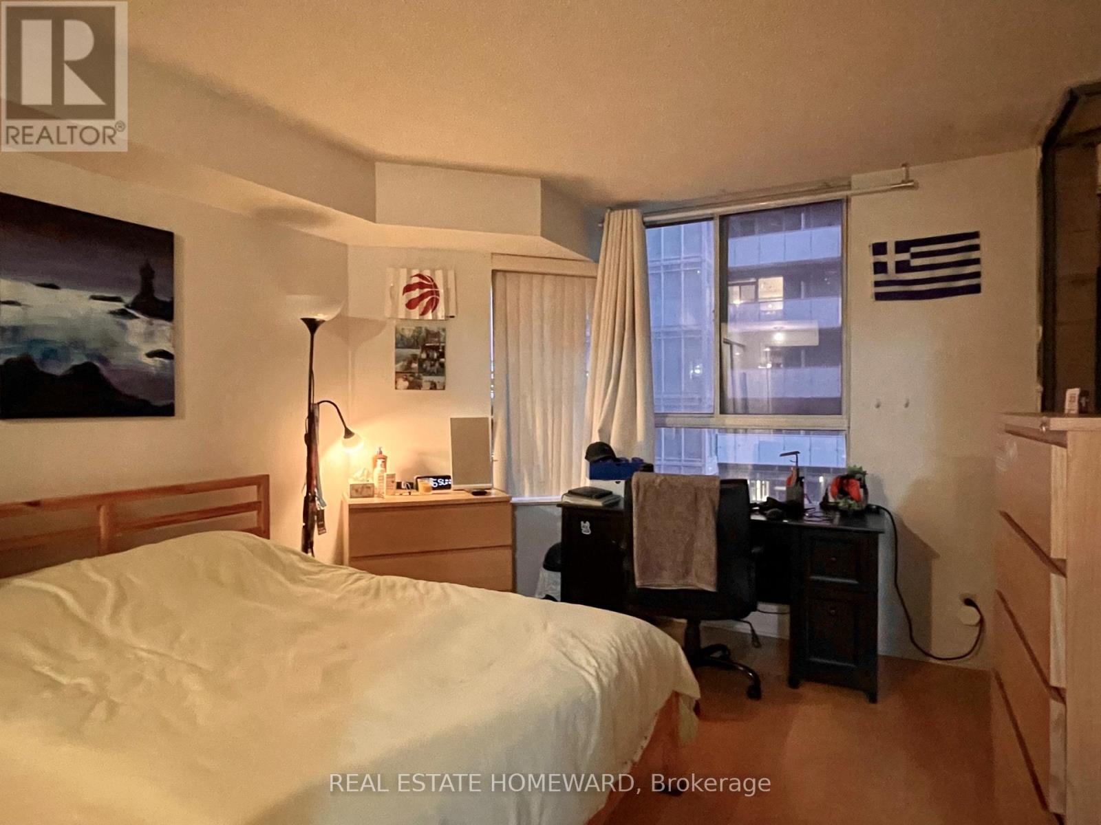 812 - 711 Bay Street, Toronto, Ontario  M5G 2J8 - Photo 17 - C12862436