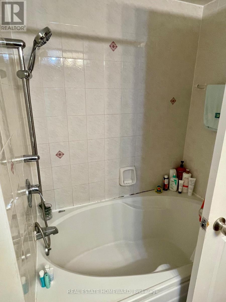 812 - 711 Bay Street, Toronto, Ontario  M5G 2J8 - Photo 19 - C12862436