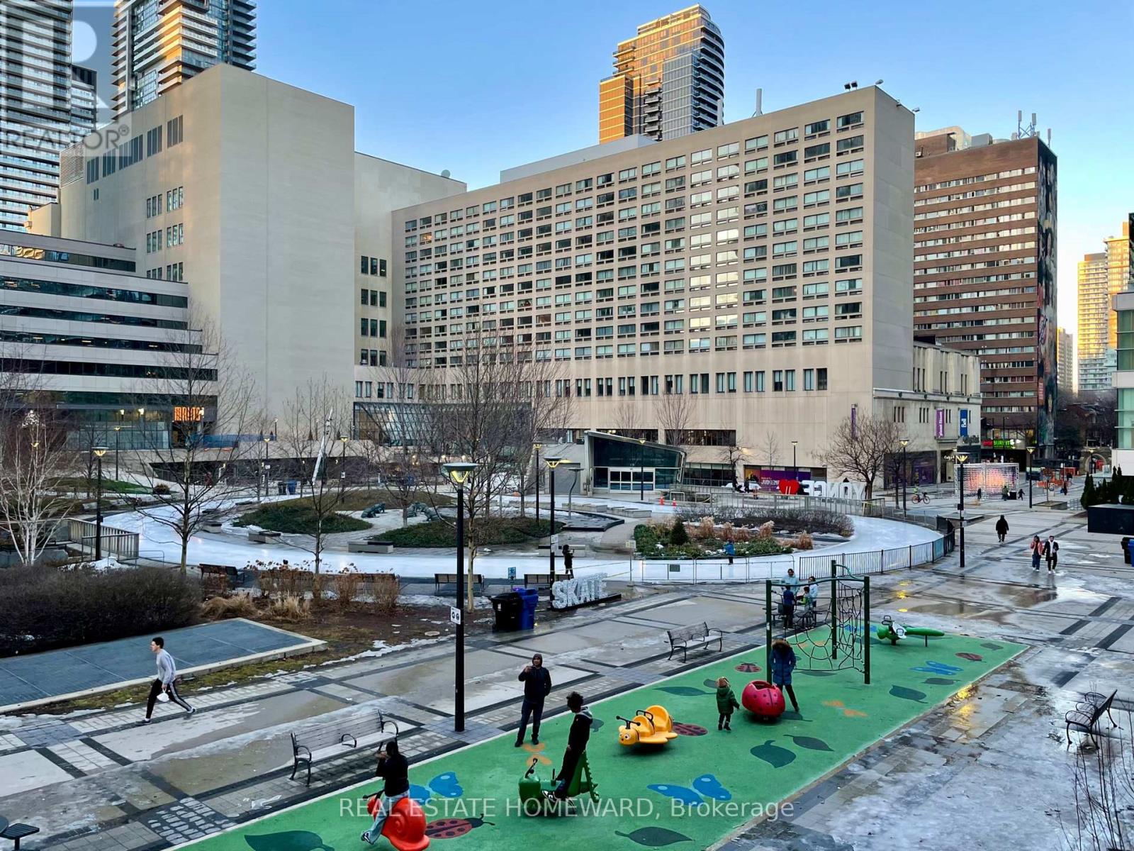 812 - 711 Bay Street, Toronto, Ontario  M5G 2J8 - Photo 37 - C12862436