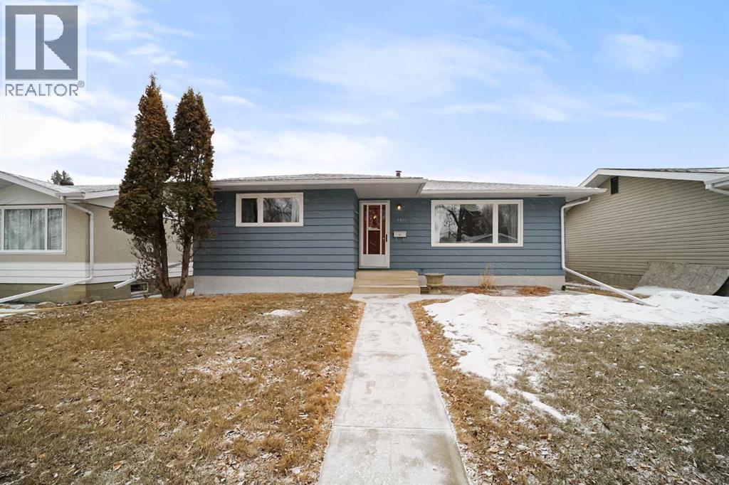 5311 52 Street, Camrose, Alberta  T4V 1W1 - Photo 2 - A2295223