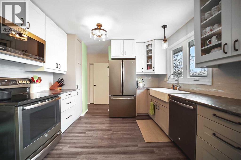 5311 52 Street, Camrose, Alberta  T4V 1W1 - Photo 7 - A2295223