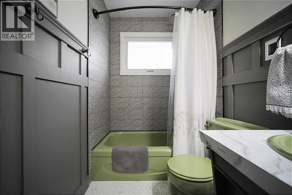 5311 52 Street, Camrose, Alberta  T4V 1W1 - Photo 11 - A2295223