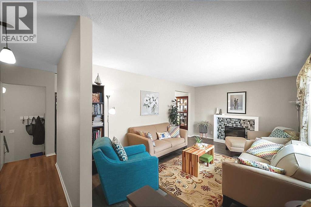 5311 52 Street, Camrose, Alberta  T4V 1W1 - Photo 5 - A2295223