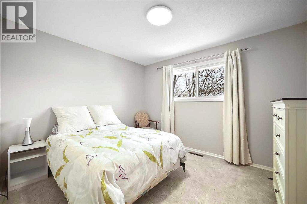 5311 52 Street, Camrose, Alberta  T4V 1W1 - Photo 9 - A2295223