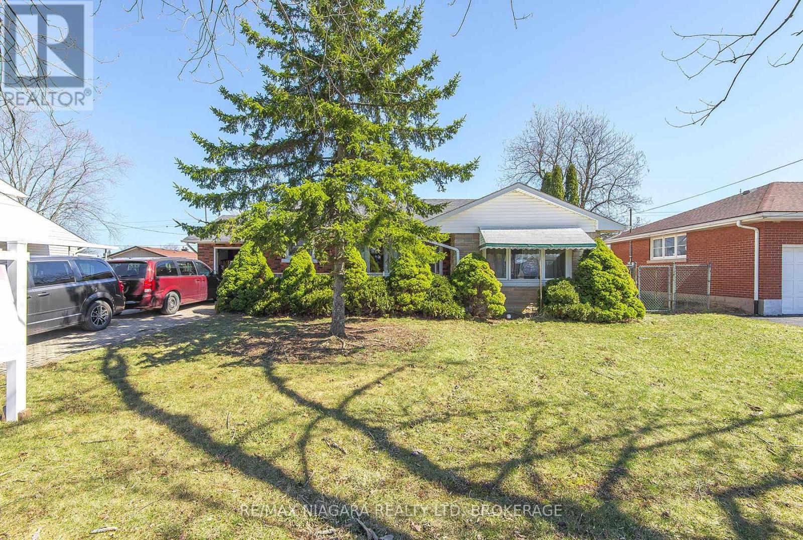 88 Golden Boulevard E, Welland, Ontario  L3B 1H7 - Photo 2 - X12932654