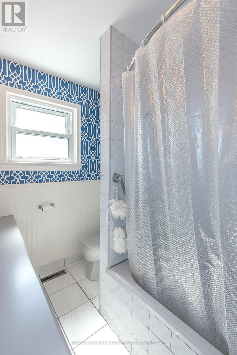 88 Golden Boulevard E, Welland, Ontario  L3B 1H7 - Photo 15 - X12932654