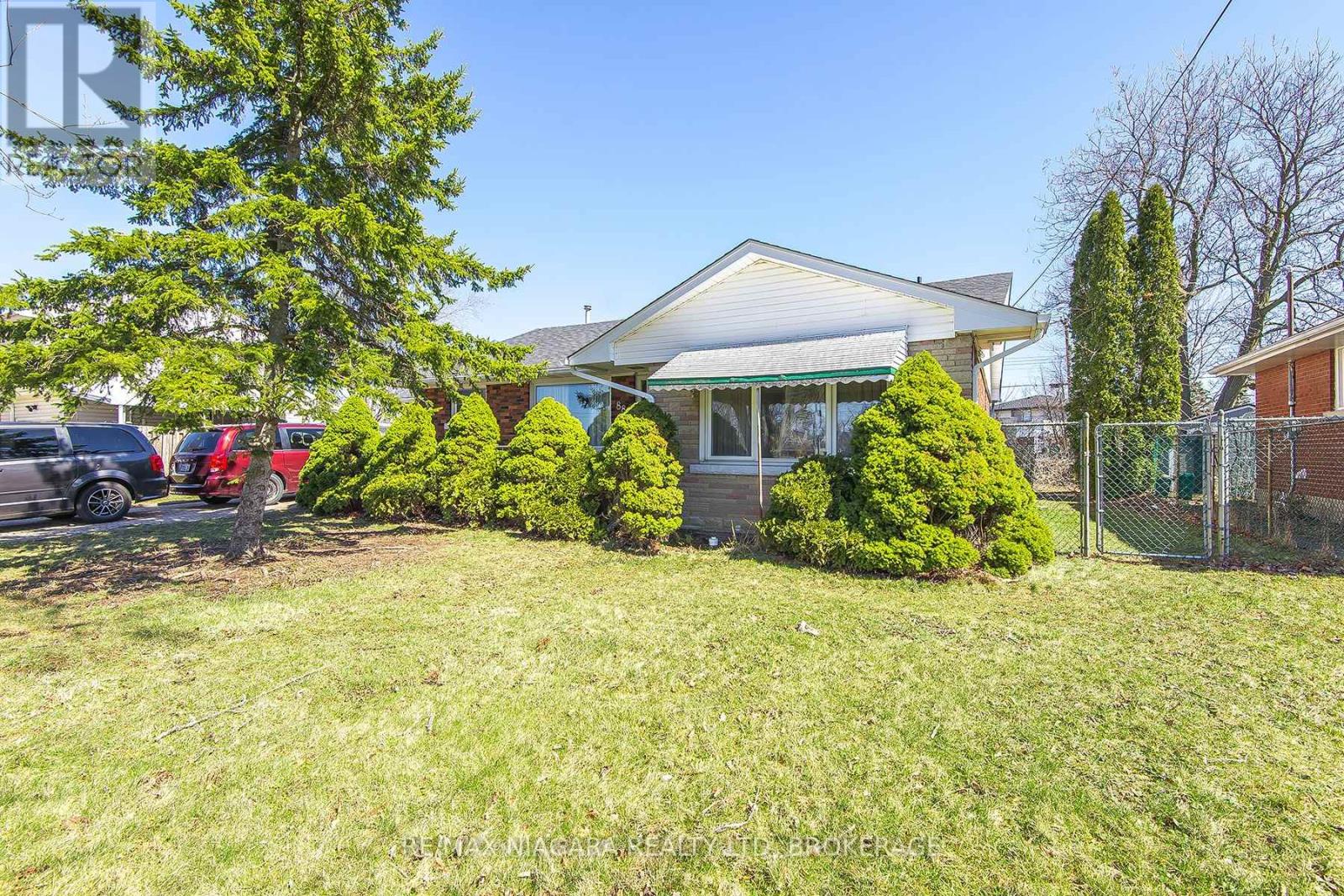 88 Golden Boulevard E, Welland, Ontario  L3B 1H7 - Photo 3 - X12932654