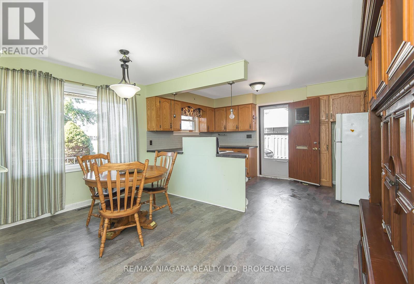 88 Golden Boulevard E, Welland, Ontario  L3B 1H7 - Photo 9 - X12932654