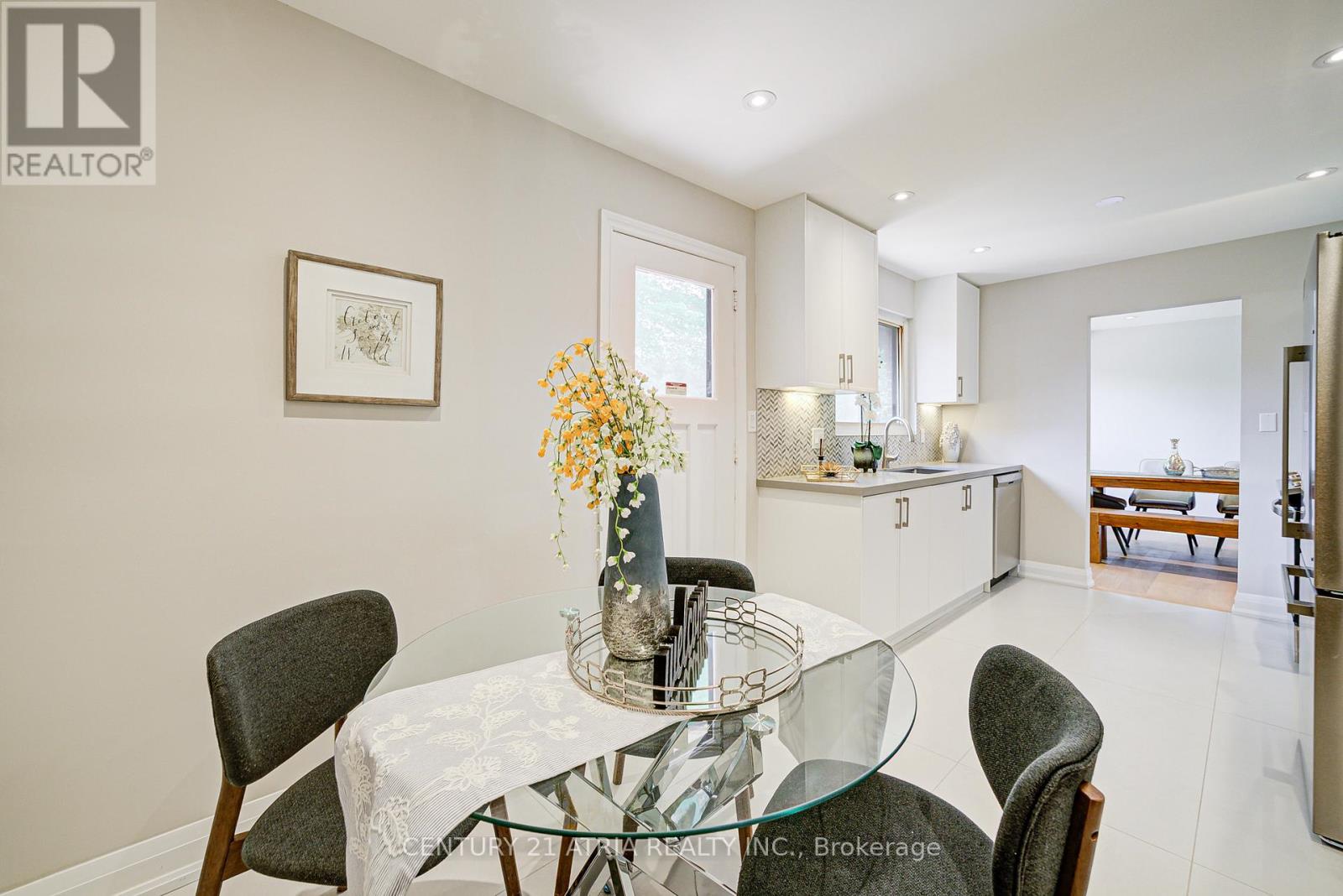 190 Romfield Circuit, Markham, Ontario  L3T 3J1 - Photo 17 - N12690090