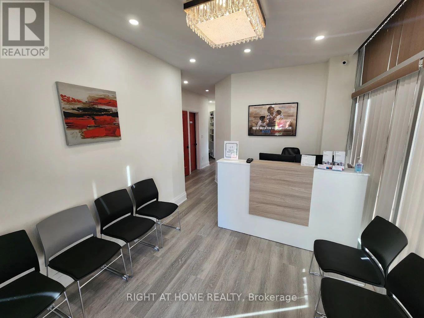 96 - 20 New Delhi Drive, Markham, Ontario  L3S 0B5 - Photo 4 - N12841972