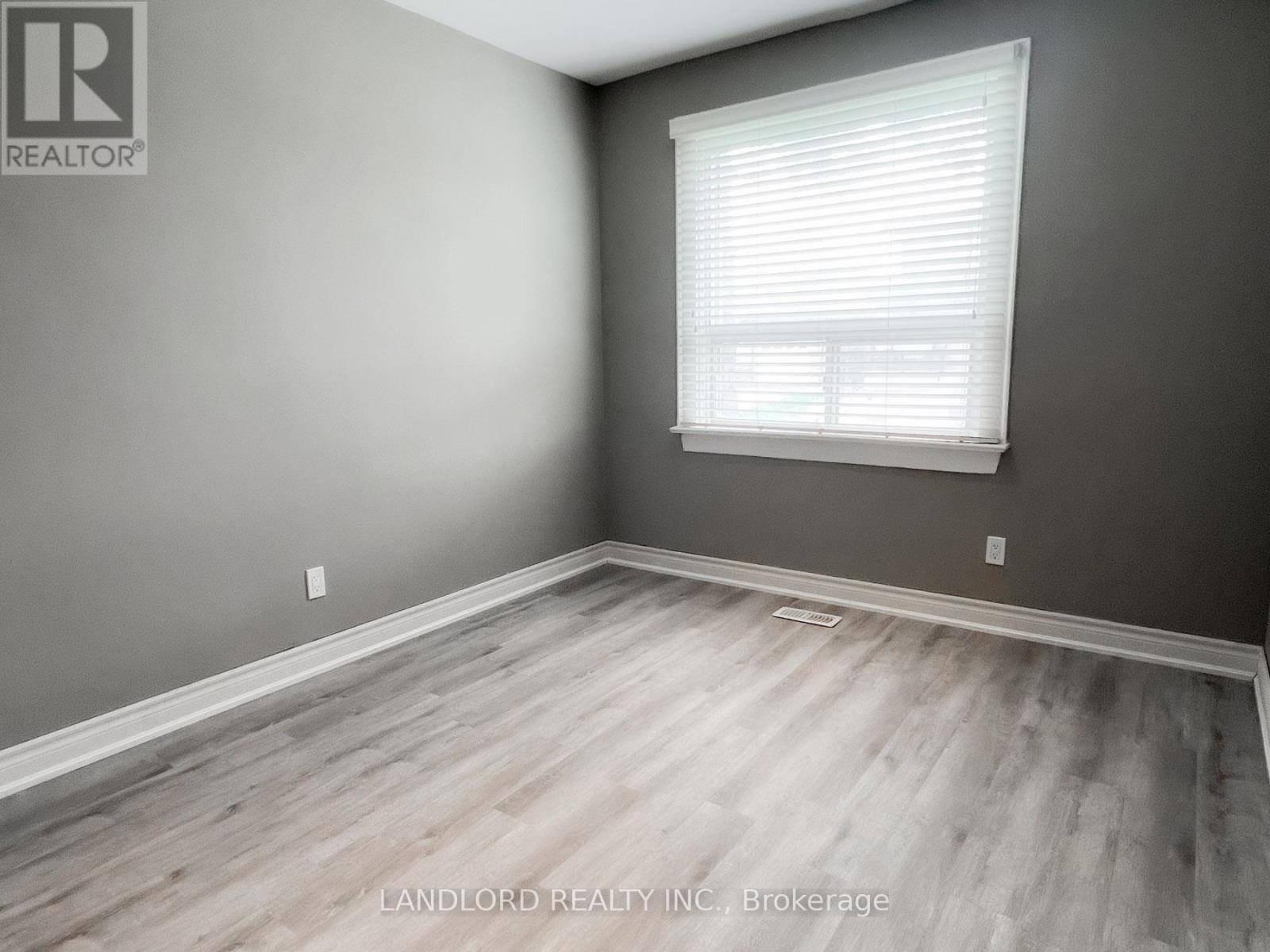 Main - 9 Albright Avenue, Toronto, Ontario  M8W 1W9 - Photo 10 - W12932660