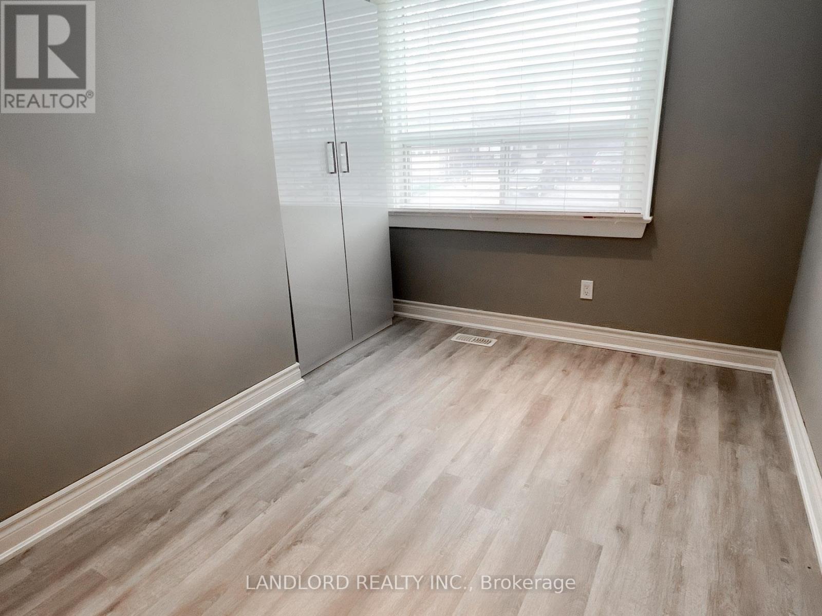 Main - 9 Albright Avenue, Toronto, Ontario  M8W 1W9 - Photo 14 - W12932660