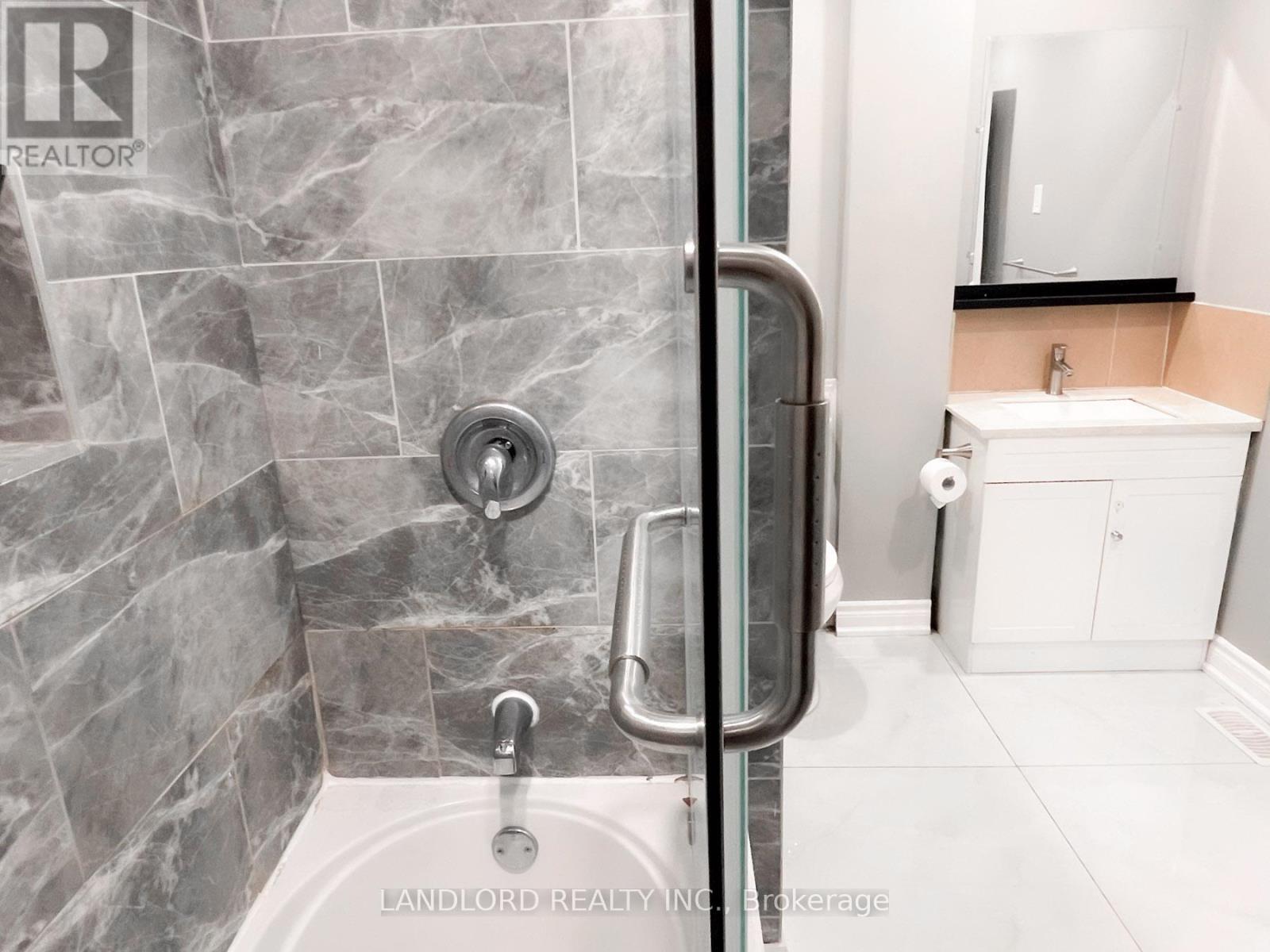 Main - 9 Albright Avenue, Toronto, Ontario  M8W 1W9 - Photo 16 - W12932660