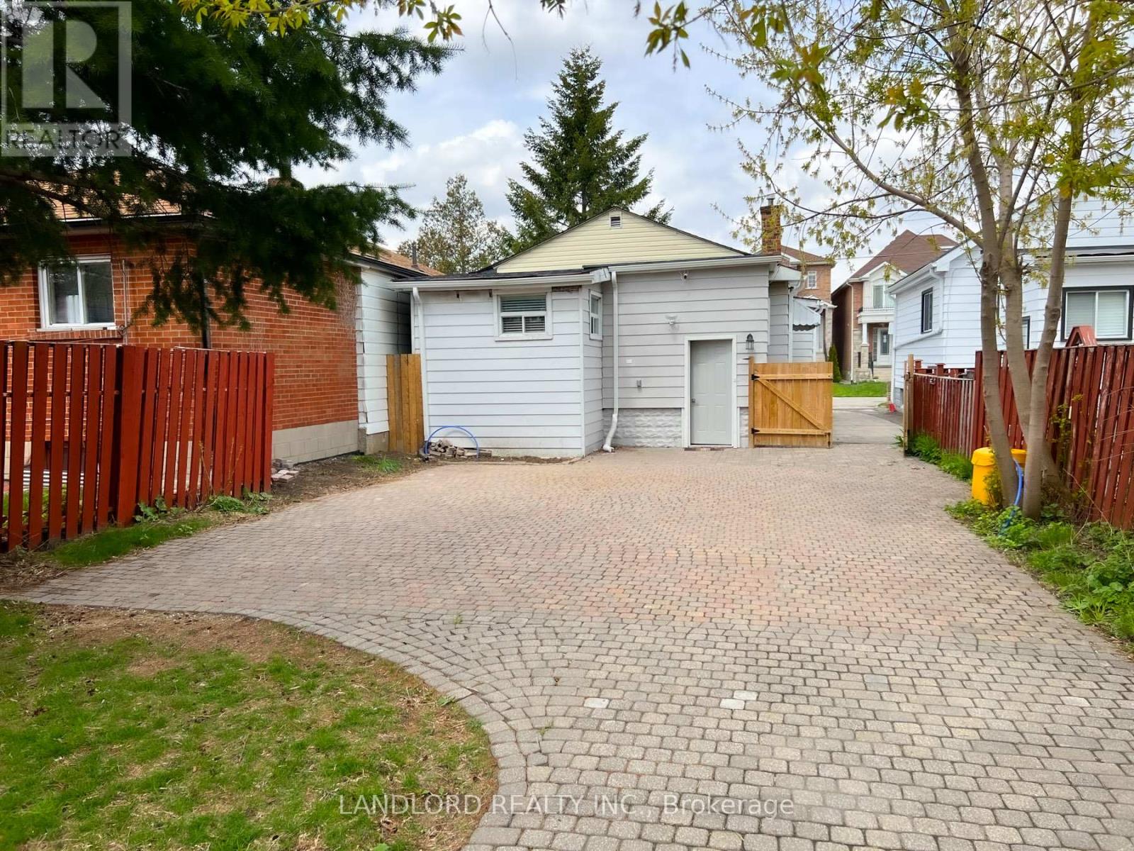 Main - 9 Albright Avenue, Toronto, Ontario  M8W 1W9 - Photo 18 - W12932660