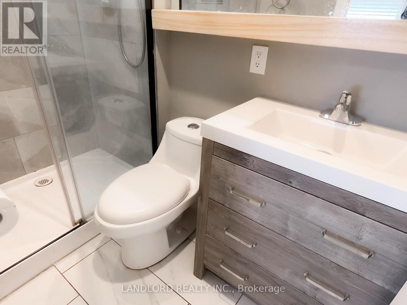 Main - 9 Albright Avenue, Toronto, Ontario  M8W 1W9 - Photo 8 - W12932660