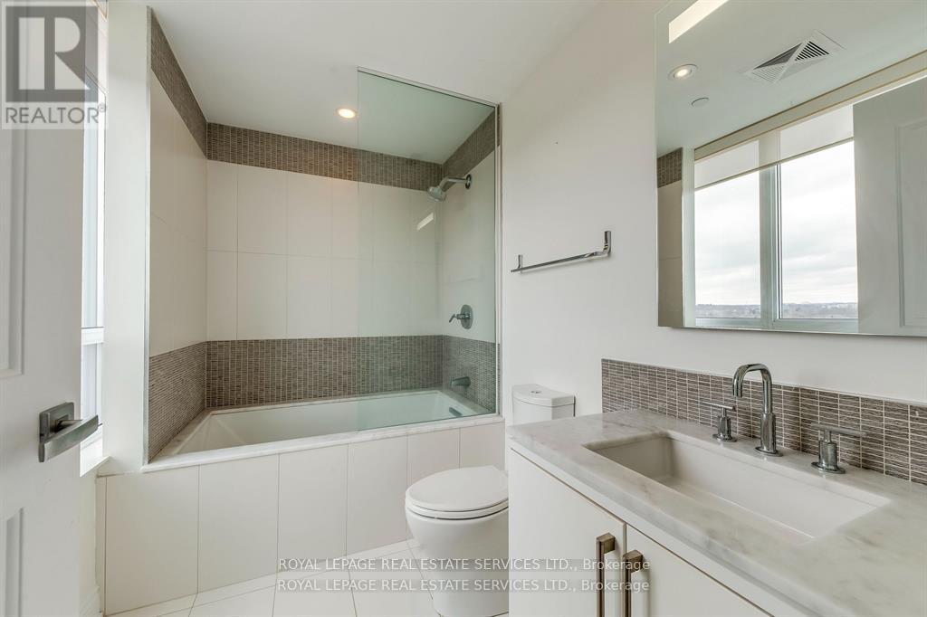 808 - 3500 Lakeshore Road W, Oakville, Ontario  L6L 0B4 - Photo 23 - W12932678