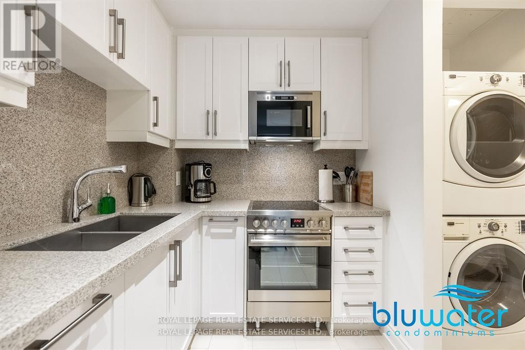 808 - 3500 Lakeshore Road W, Oakville, Ontario  L6L 0B4 - Photo 42 - W12932678