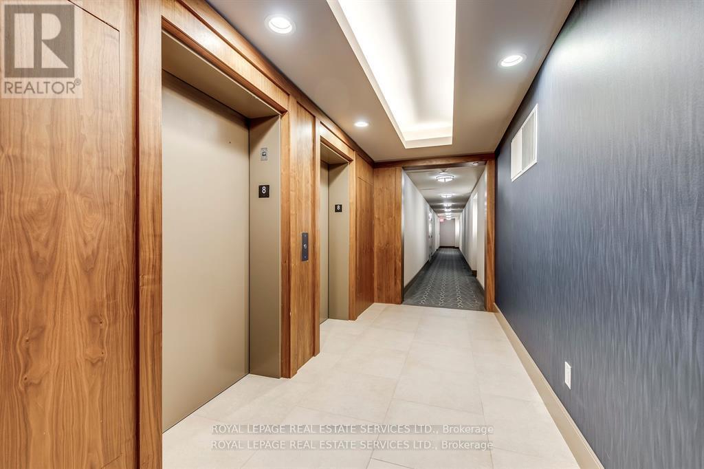 808 - 3500 Lakeshore Road W, Oakville, Ontario  L6L 0B4 - Photo 9 - W12932678