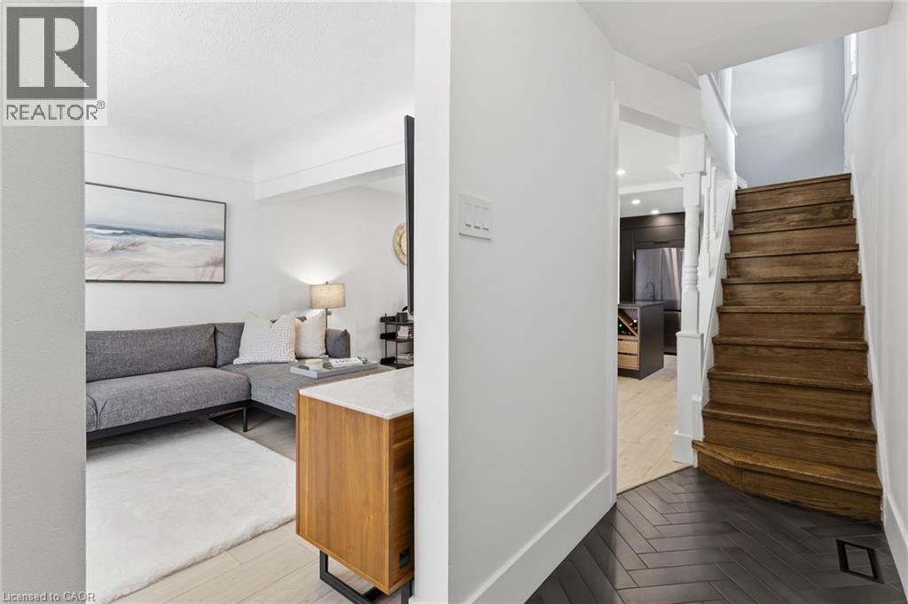 109 Grosvenor Avenue N, Hamilton, Ontario  L8L 7S5 - Photo 4 - 40813389