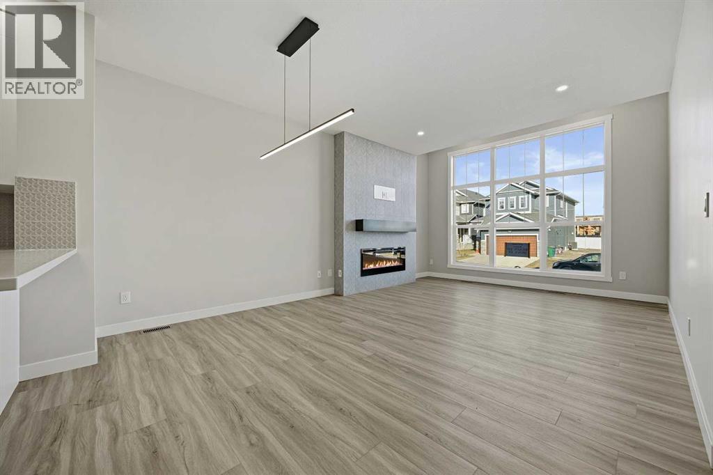 1047 Bayview Crescent, Airdrie, Alberta  T4B 5N5 - Photo 3 - A2296198