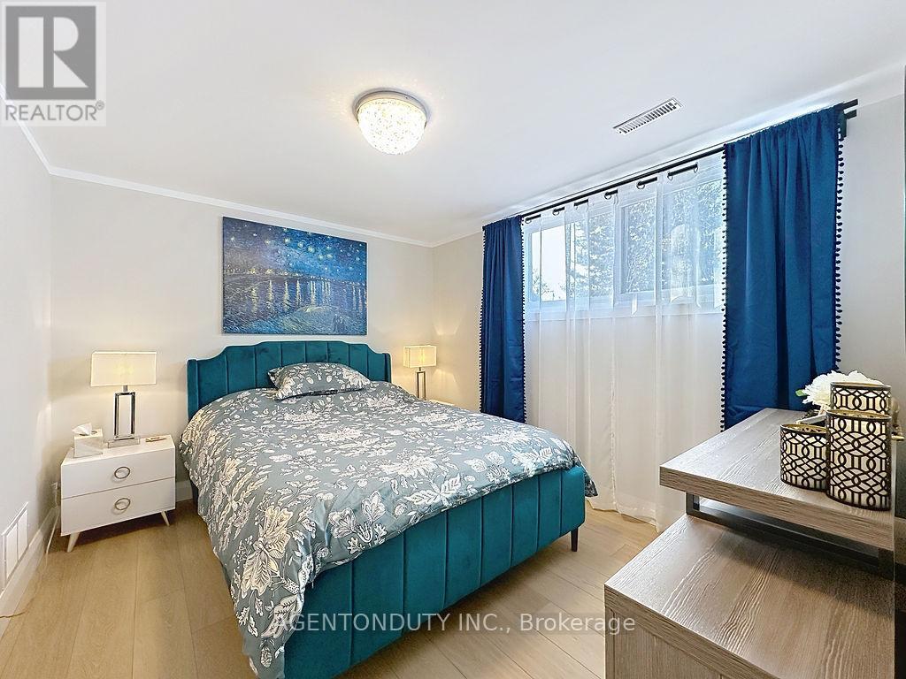 475 Karen Park Crescent, Mississauga, Ontario  L5A 3E1 - Photo 29 - W12804040