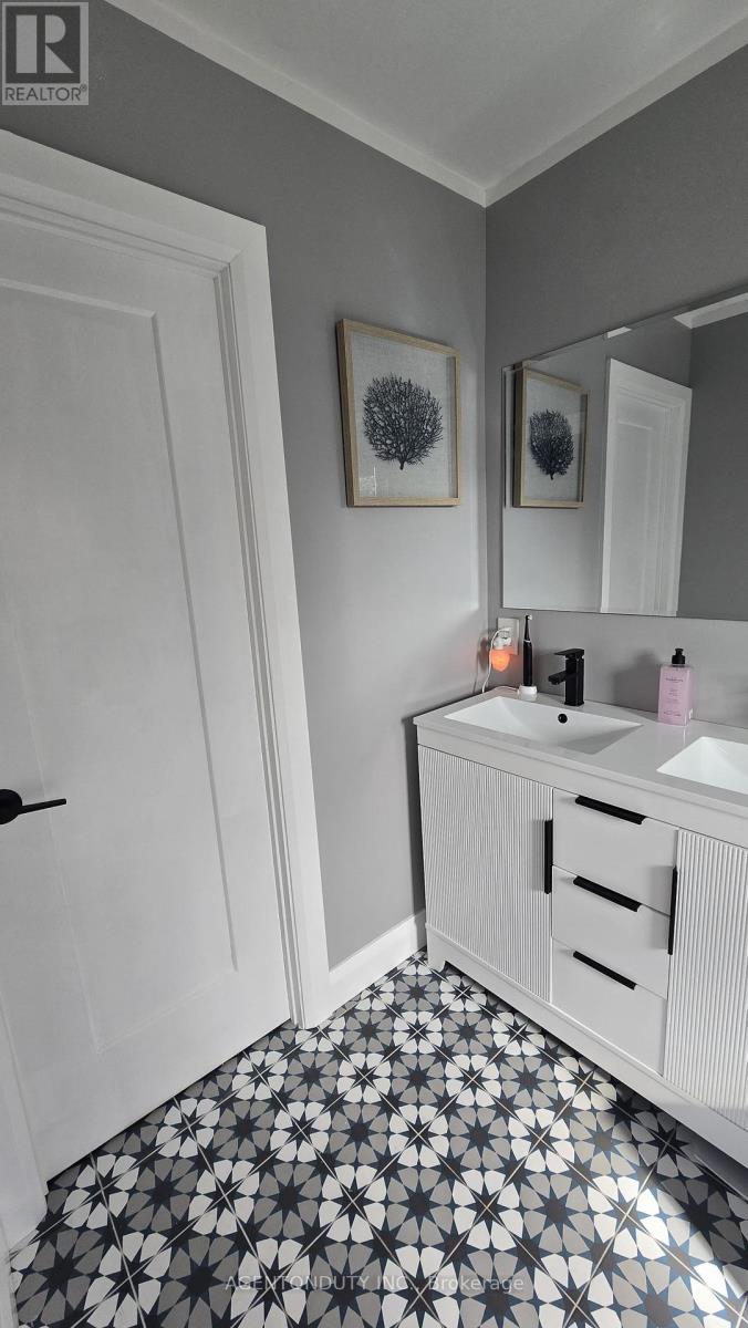 475 Karen Park Crescent, Mississauga, Ontario  L5A 3E1 - Photo 45 - W12804040