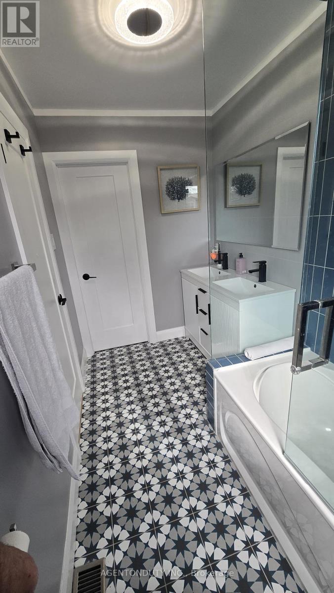 475 Karen Park Crescent, Mississauga, Ontario  L5A 3E1 - Photo 48 - W12804040