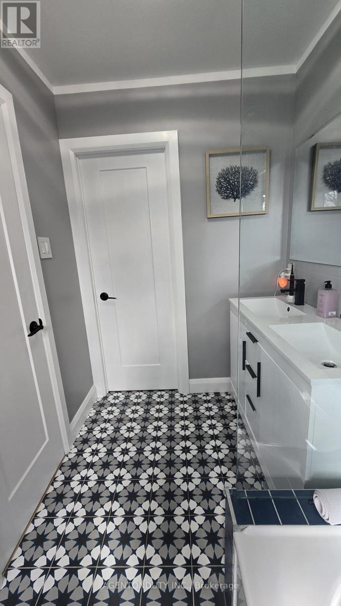 475 Karen Park Crescent, Mississauga, Ontario  L5A 3E1 - Photo 46 - W12804040