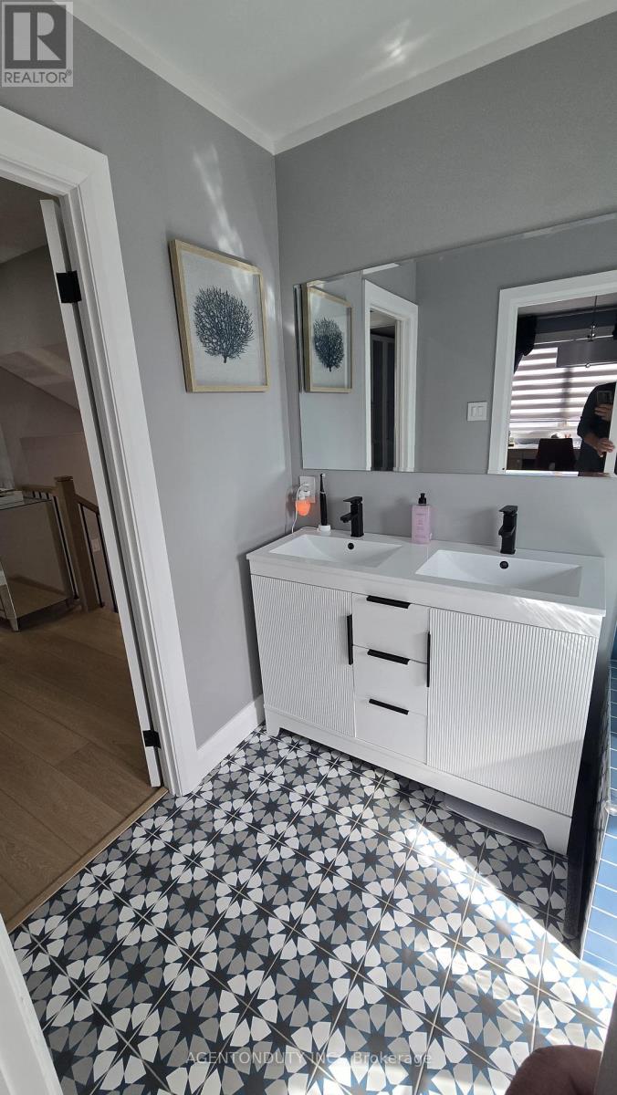 475 Karen Park Crescent, Mississauga, Ontario  L5A 3E1 - Photo 49 - W12804040