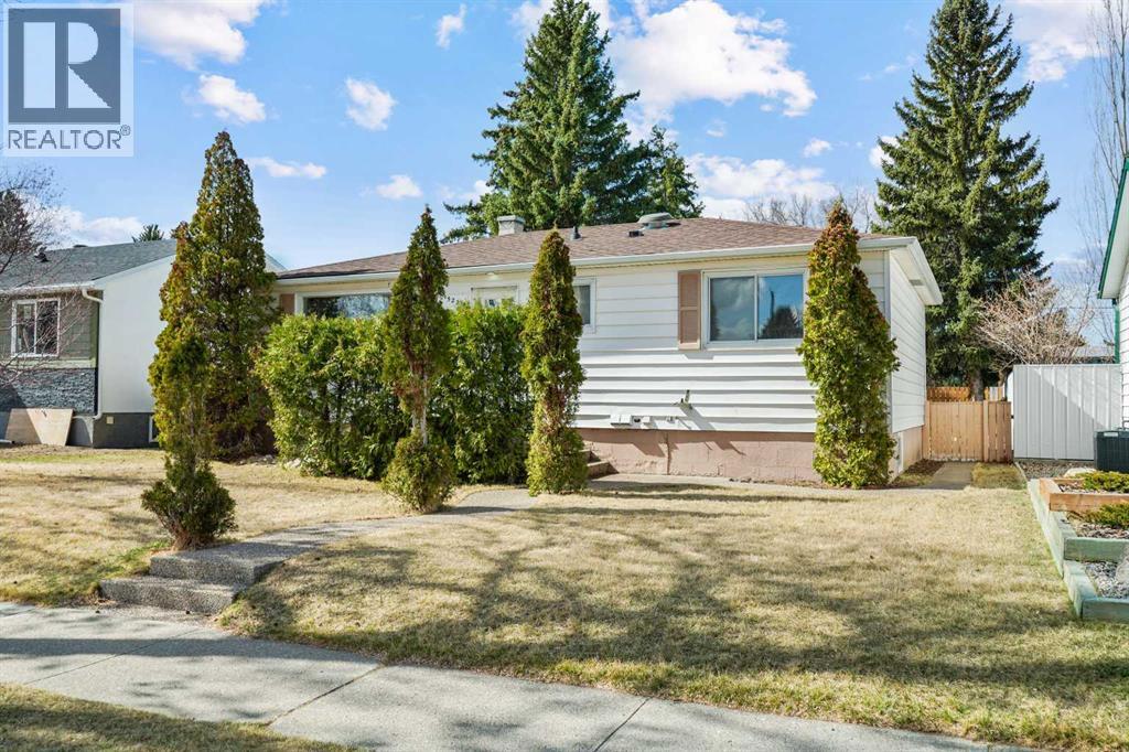 522 28 Street S, Lethbridge, Alberta  T1J 3S9 - Photo 2 - A2296329