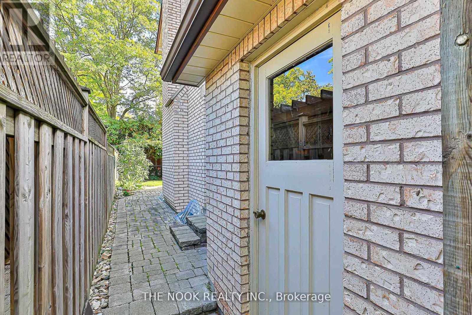 3 King Arthur's Court, Markham, Ontario  L3P 3V4 - Photo 6 - N12932712