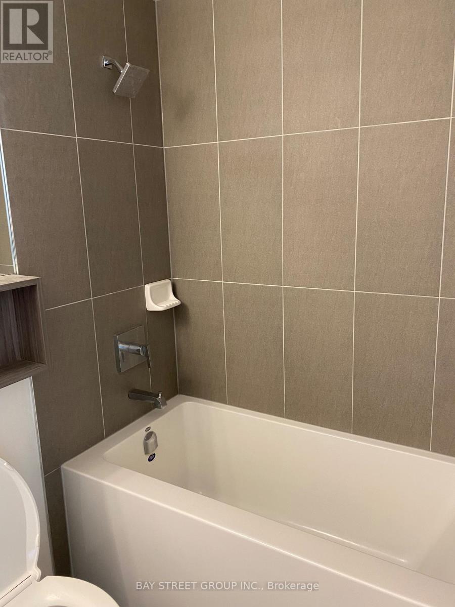 1727 - 70 Princess Street, Toronto, Ontario  M5A 0X6 - Photo 13 - C12932704