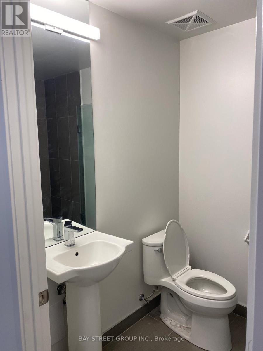 1727 - 70 Princess Street, Toronto, Ontario  M5A 0X6 - Photo 6 - C12932704