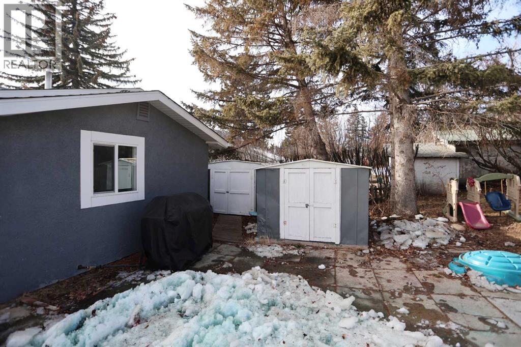 18 Maple Street, Okotoks, Alberta  T1S 1J6 - Photo 32 - A2284740