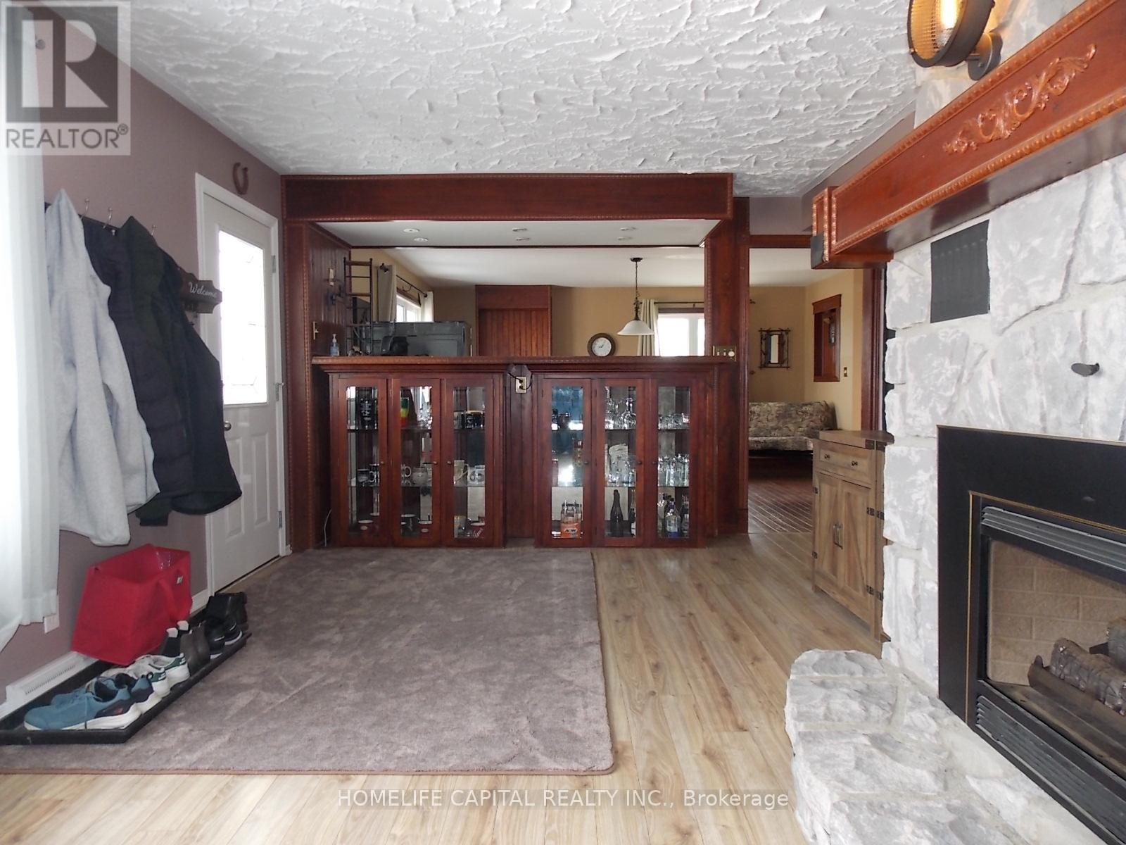 1091 County Rd 15 Road, Alfred And Plantagenet, Ontario  K0B 1A0 - Photo 8 - X12932702