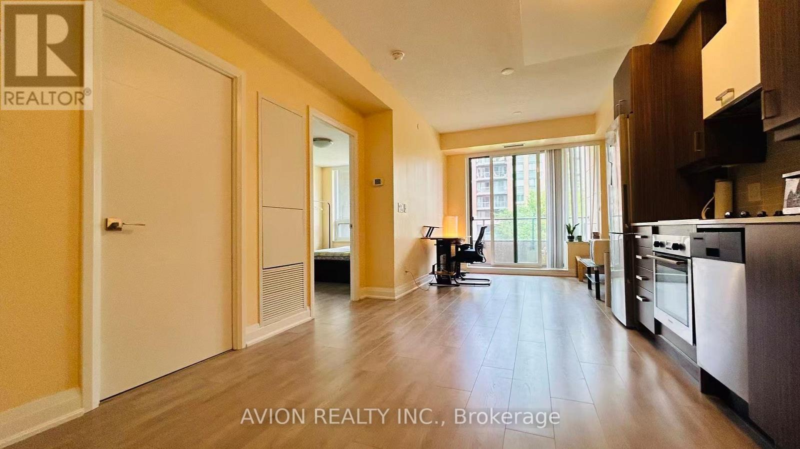 301 - 18 Uptown Drive, Markham, Ontario  L3R 5M5 - Photo 2 - N12932722