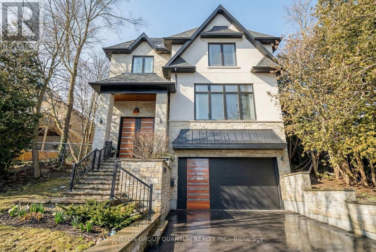 700 Hillcrest Road, Pickering, Ontario  L1W 2P1 - Photo 2 - E12810256