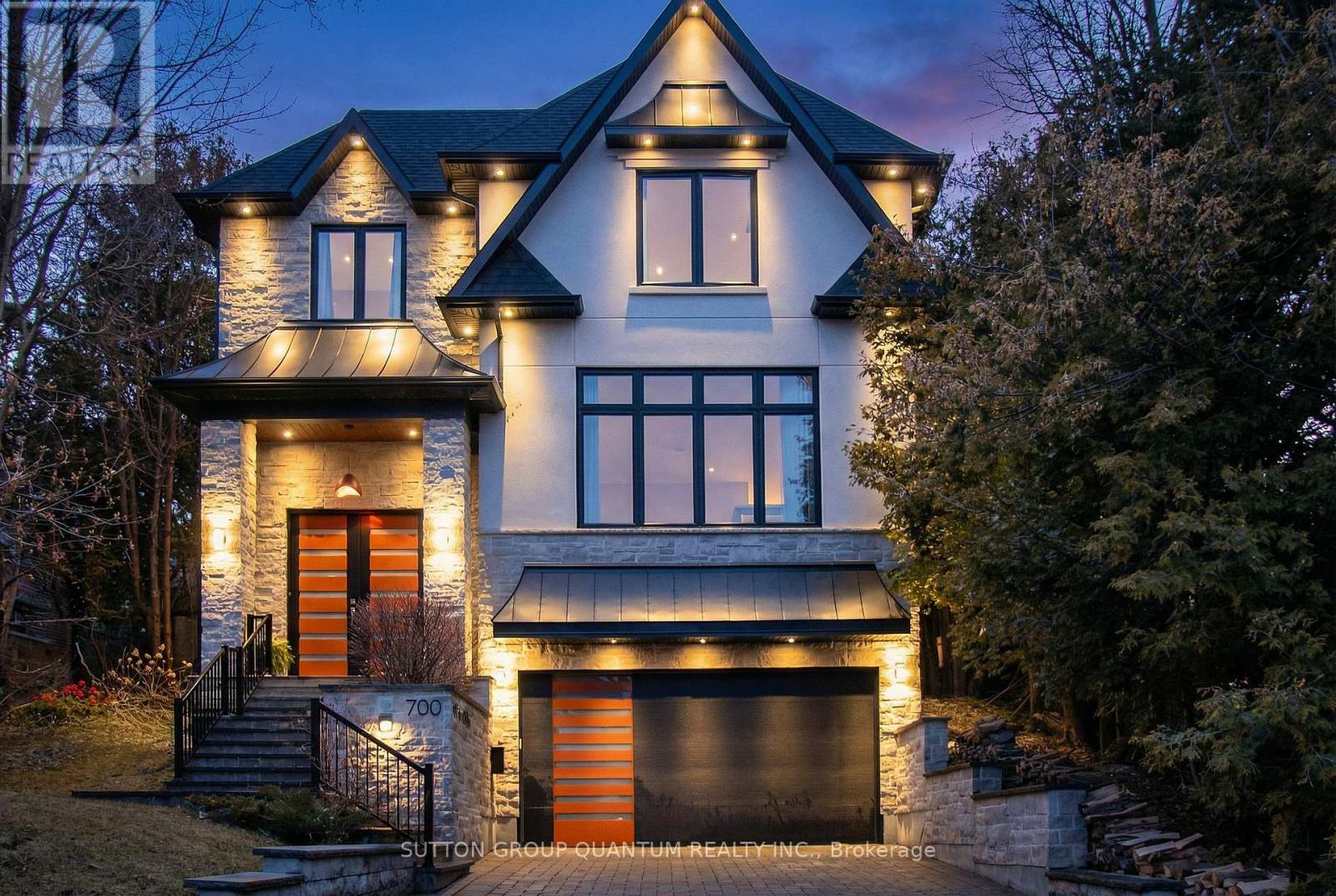 700 HILLCREST ROAD, Pickering, Ontario